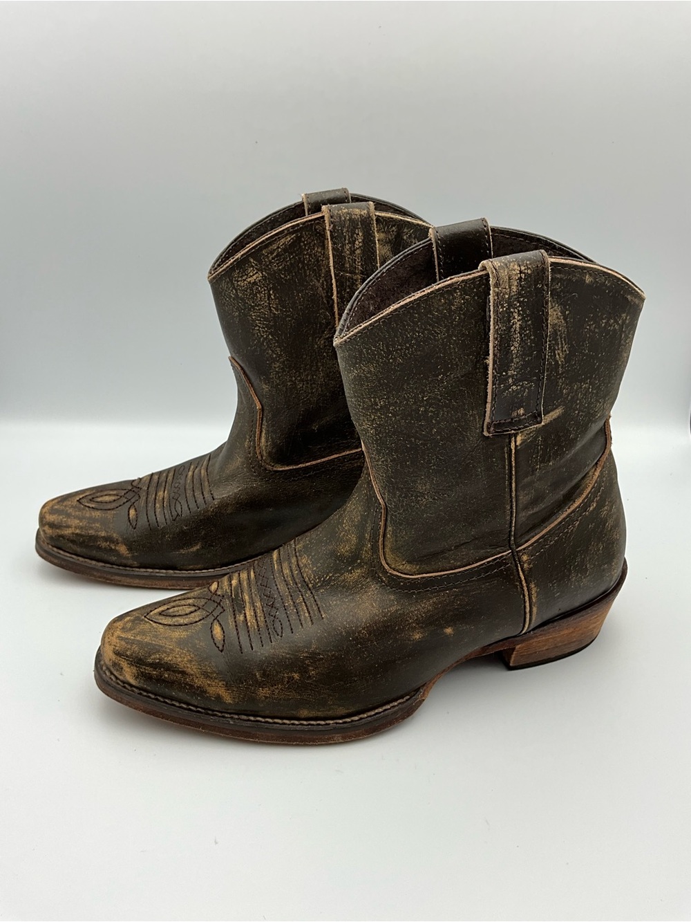 Roper Distressed Boots Size 7.5  Brown Women’s Leather Western Short Boots